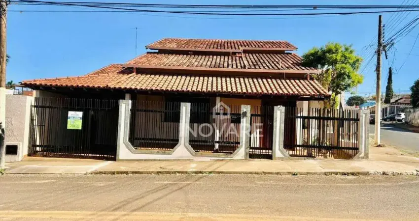 Casa com 3 dormitórios para alugar, 272 m² por R$ 2.500,00/mês - Setor Central - Itumbiara/GO