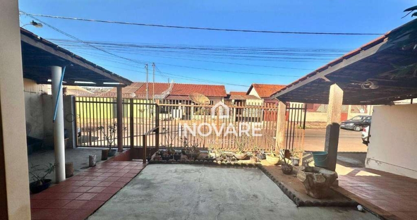 Casa com 3 dormitórios, 220 m² - venda por R$ 350.000,00 ou aluguel por R$ 2.500,00/mês - Alvorada - Araporã/MG