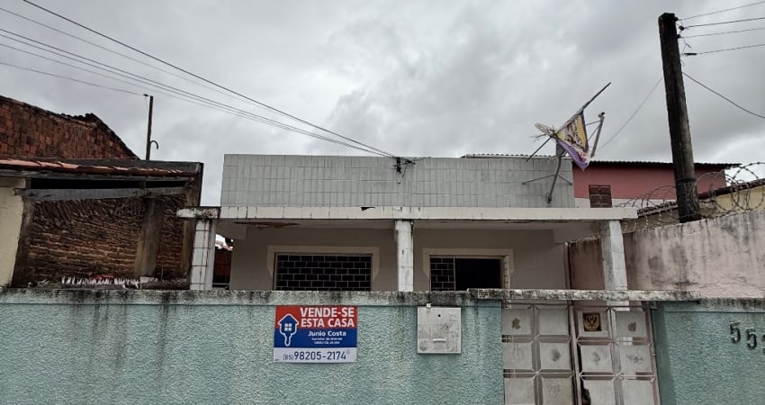 CASA A VENDA NO BAIRRO BOM SUCESSO