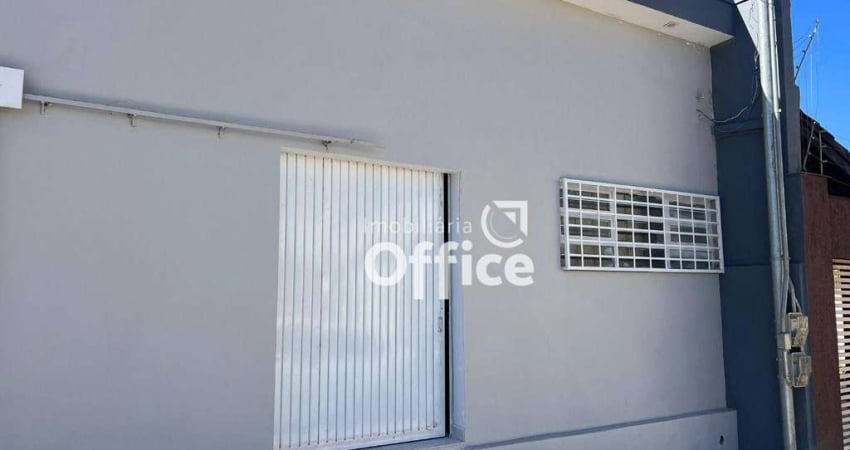 Casa com 3 dormitórios para alugar, 100 m² por R$ 1.500,00/mês - Setor Central - Anápolis/GO