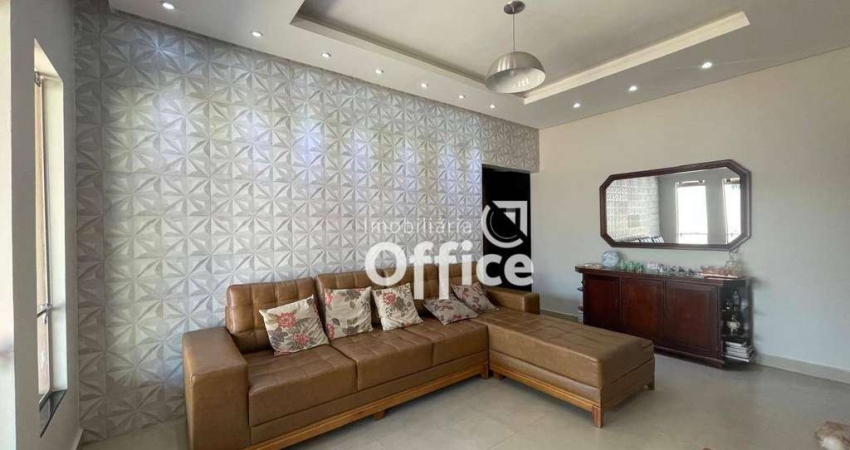 Casa com 4 quartos à venda, 246 m² por R$ 620.000 - Residencial Itatiaia - Anápolis/GO