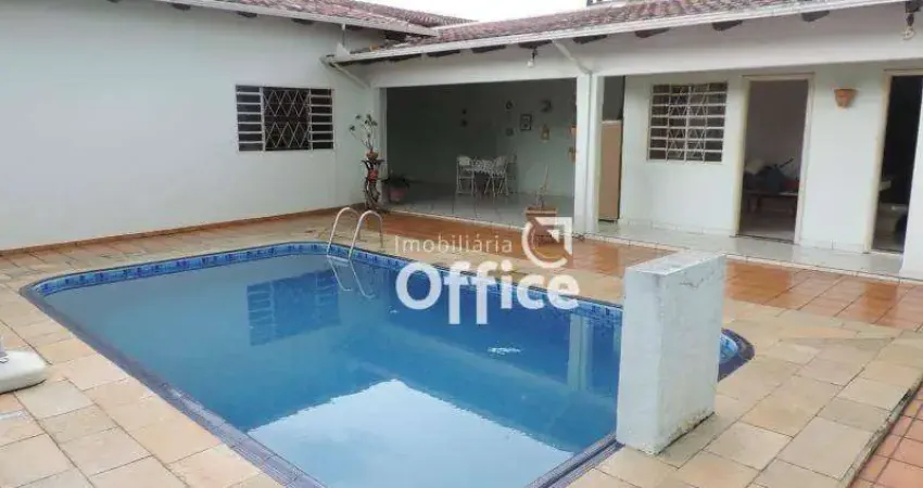 Casa com 4 quartos à venda, 200 m² por R$ 1.500.000 - Jundiaí - Anápolis/GO