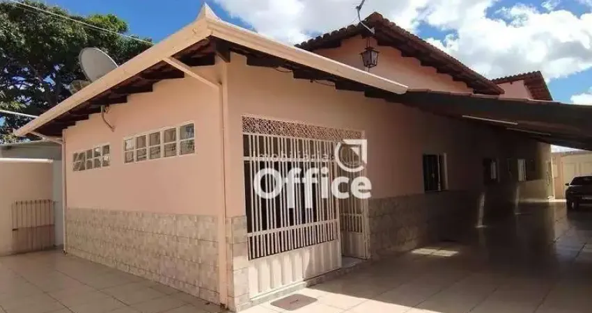 Casa ampla e aconchegante com 3 quartos à venda, 250 m² por R$ 720.000 - Vila Jaiara - Anápolis/GO