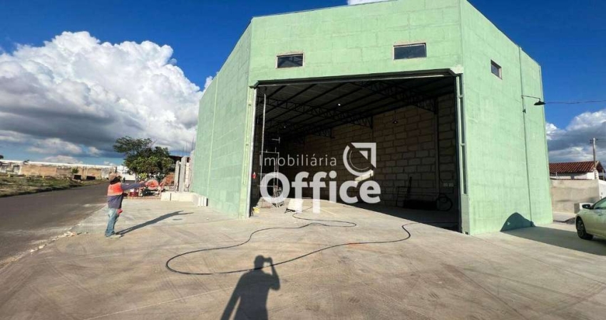 Galpão para alugar, 320 m² por R$ 6.000,00/mês - Polocentro l - Anápolis/GO