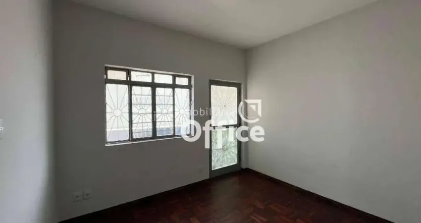 Apartamento com 3 dormitórios para alugar, 80 m² por R$ 1.150,01/mês - Setor Central - Anápolis/GO