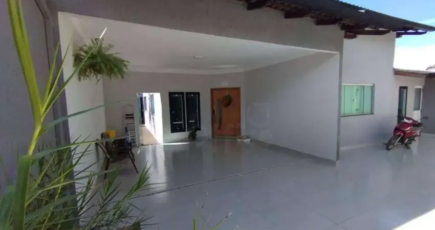 Casa com 3 Quartos sendo 1 suite , sala , cozinha com planejados , pergolato coberto, à venda, 200 m² por R$ 900.000 - Anápolis City - Anápolis/GO