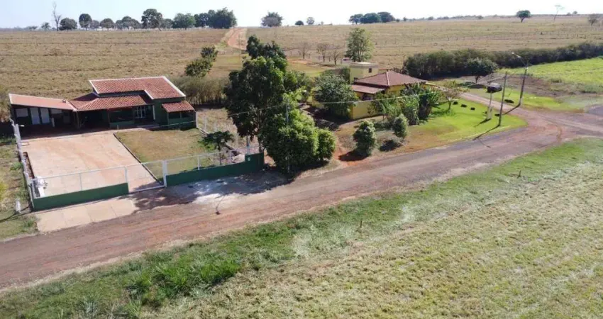 Casa no lago em sao simao - go , com 4 quartos Sendo 1 suite à venda, 60000 m² por R$ 330.000 - Zona Rural - São Simão/GO