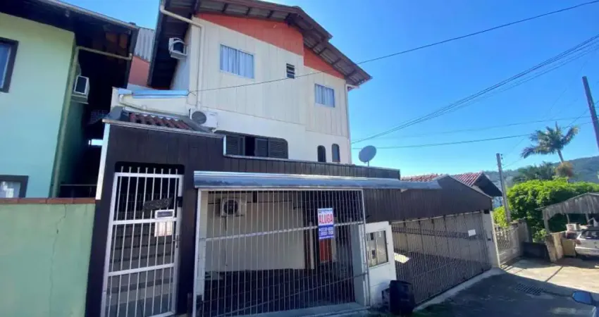 Apartamento com 2 quartos para alugar na Rua Leopoldo Gorges, 289, Água Verde, Blumenau