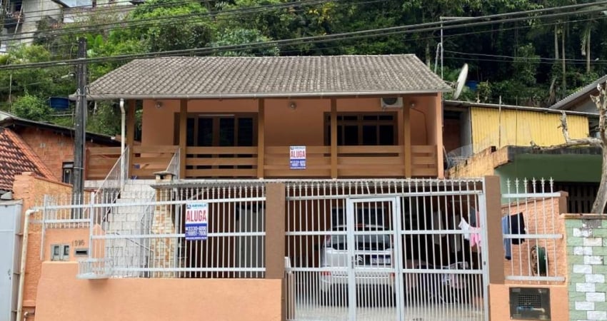 Casa com 3 quartos para alugar na Rua da Glória, 1926, Progresso, Blumenau