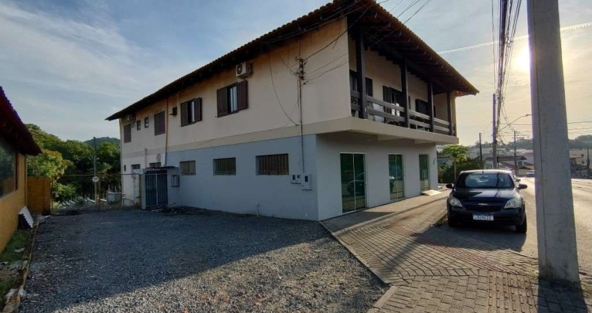 Sala comercial com 1 sala para alugar na Rua General Osório, 3755, Água Verde, Blumenau