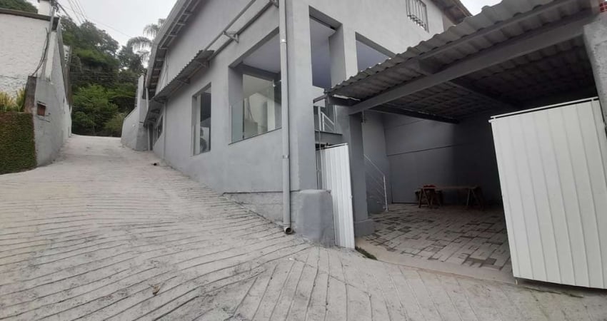 Casa com 3 quartos para alugar na Rua Bruno Hering, 453, Velha, Blumenau