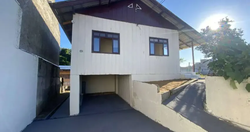 Casa com 3 quartos para alugar na Rua Thomas Edison, 42, Fortaleza, Blumenau