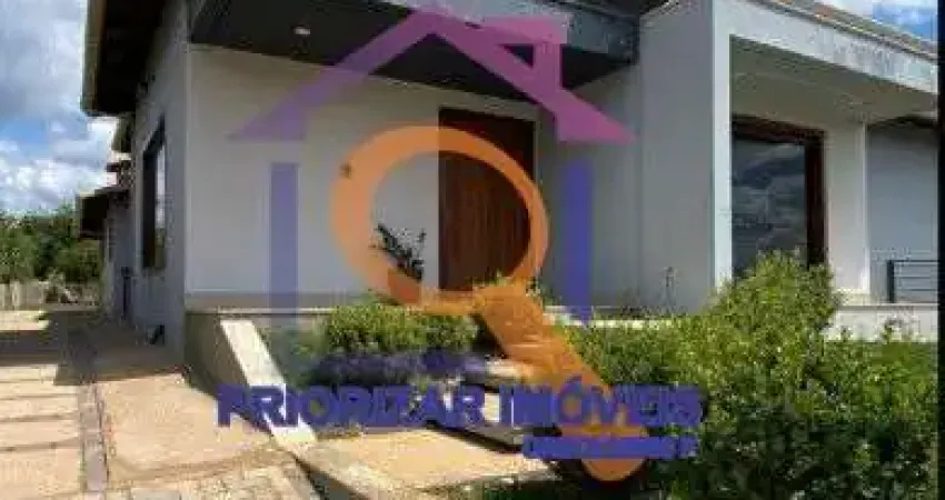 CASA 4 QTS, A VENDA NO CONDOMÍNIO SERRA VERDE EM IGARAPÉ-MG