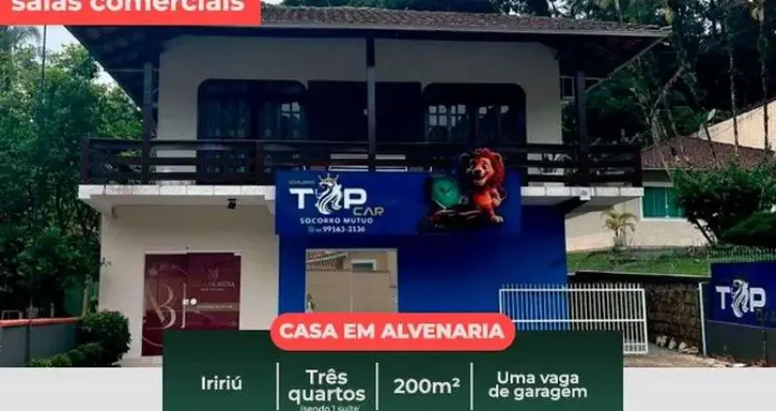 Casa à venda na Rua Arco-Íris, 667, Iririú, Joinville