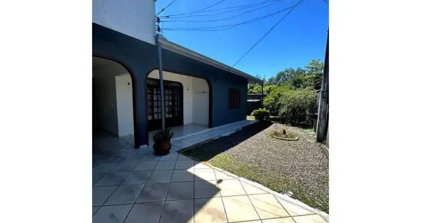 Casa para alugar na Rua Hermann Huhn, 34, Jardim Iririú, Joinville
