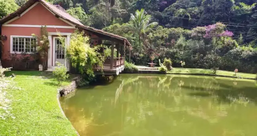 Chácara / sítio com 4 quartos à venda na Avenida Dedo de Deus, Cantagalo, Guapimirim