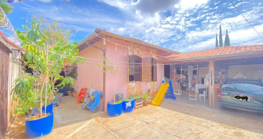 Casa com 3 quartos à venda na Santa Mônica, Belo Horizonte 