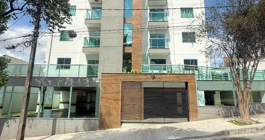 Oportunidade!  Apartamento com área privativa em prédio com elevador!