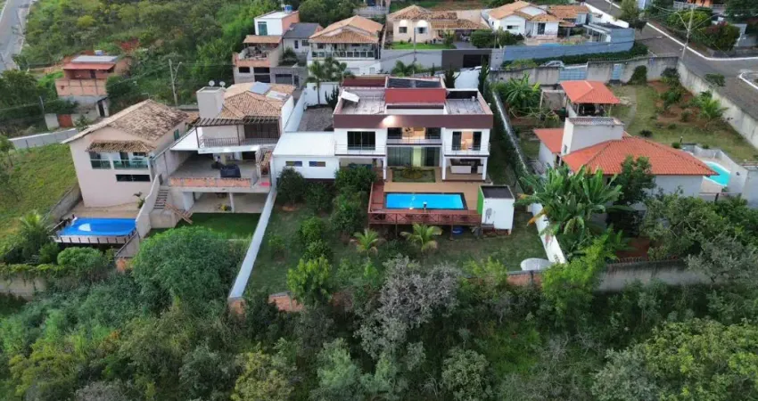 ESPETACULAR MANSÃO COM VISTA PARA LAGOA EM LAGOA SANTA BAIRRO LUNDCEIA.