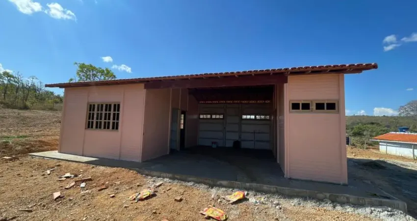 Sítio de 3.000 m² com casa em condomínio, localizado em Vargem Grande dos Carlos, na região de Jaboticatubas/MG.