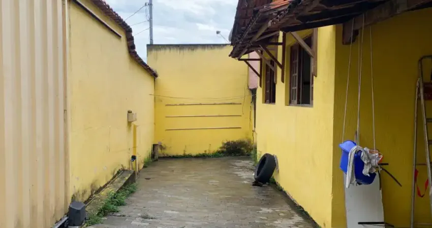 Casa com 3 quartos à venda na Santa Amélia, Belo Horizonte 