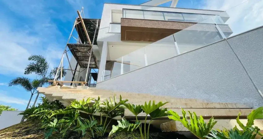 Casa com 5 quartos à venda no Portal do Sol, Contagem 