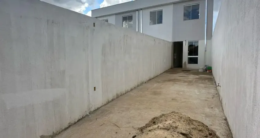 Oportunidade de casa geminada no bairro Jardim dos Comerciários