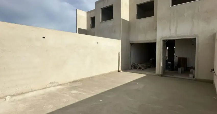 Excelentes Casas com Entrada Independente no Jardim Atlântico