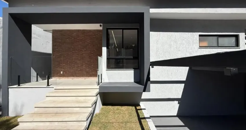 Casa Térrea Moderna com Quintal Amplo na Região da Pampulha!