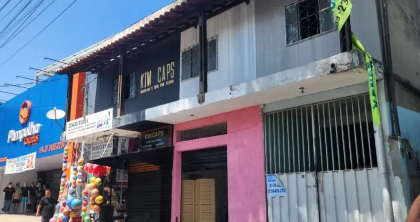 Oportunidade para investimento ou moradia de casa num lote de 360 m² na principal avenida do bairro rio branco