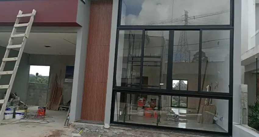 Casa no Pq. São Martinho com 3 dormitórios, 2 suítes, 4 vagas de garagem, 207 m²
