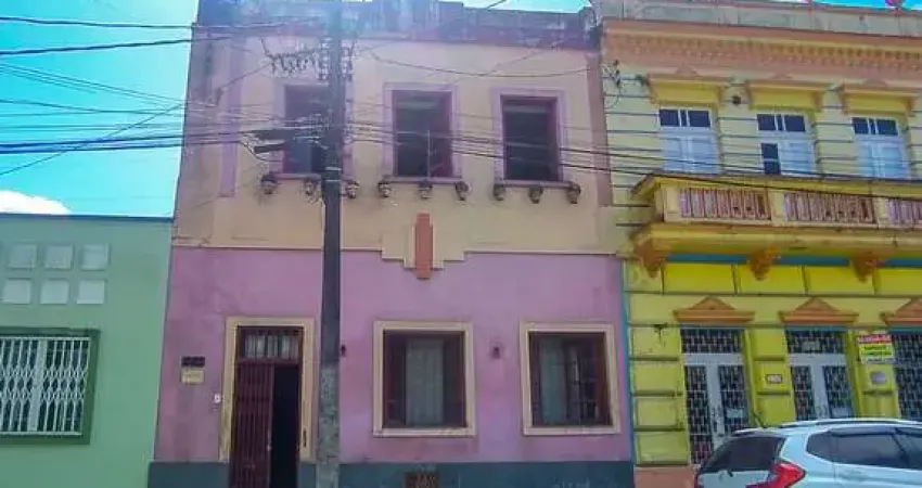Sobrado à venda no bairro Centro - Antonina/PR