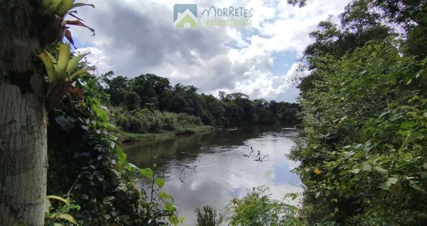 Seu Paraíso Particular às Margens do Rio Nhundiaquara!