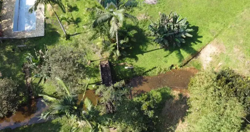 Chácara com 25.000m² com rio e lagoa com peixes, chalé e casa principal em Morretes, PR