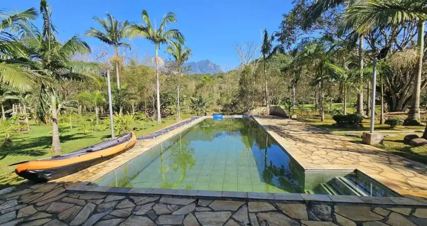 Chácara com 25.000m² com rio e lagoa com peixes, chalé e casa principal em Morretes, PR