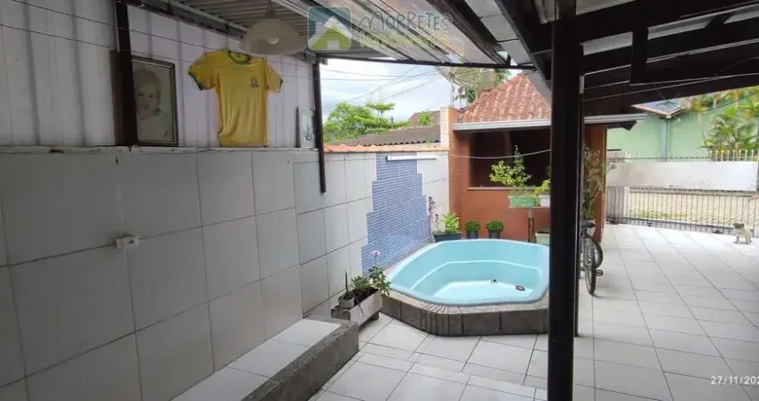 Casa com 4 quartos  225m² de construção no melhor bairro de morretes.