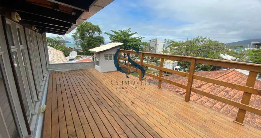 Excelente sobrado com 3 dormitórios em morrinhos bombinhas