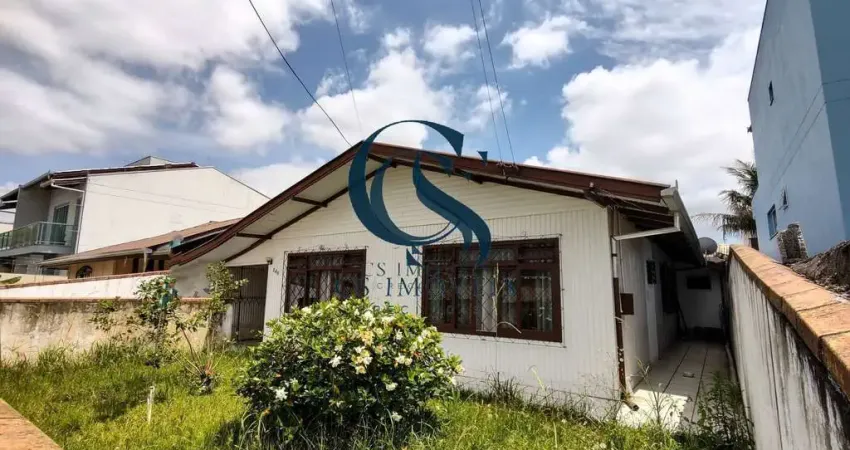 OPORTUNIDADE EM ITAJAÍ – CASA COM 3 QUARTOS  A 10 MIN DO CENTRO