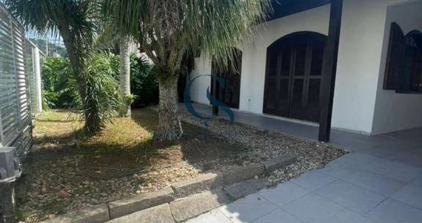 CASA COM 3 DORMITÓRIOS E 2 VAGAS NA RESSACADA