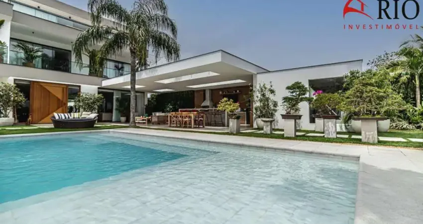 Casa à venda no condomínio mansões com 920m2, 3 suites com closet, área gourmet, piscina e localização privilegiada na barra da tijuca