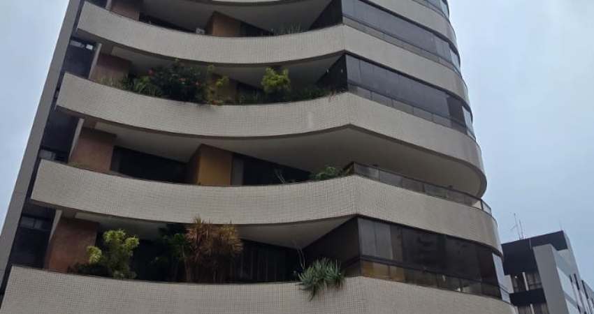Apartamento com 4 quartos à venda na Rua Waldemar Falcão, 1330, Candeal, Salvador