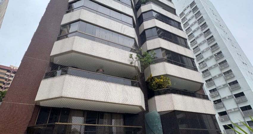 3 QUARTOS NO EDF CIDADE DO PORTO NA ALAMEDA SALERNO - PITUBA