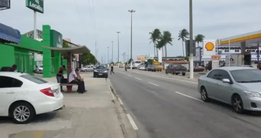 Alugo loja em AV. Em Cabo Frio Junto a vários comércios  R$2000,00                     R$500.000