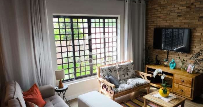 Casa com 3 quartos à venda no Jardim Santa Maria, Jacareí 