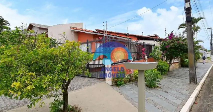 Casa com 4 dormitórios à venda, 310 m² por R$ 630.000,00 - Estância São José - Peruíbe/SP