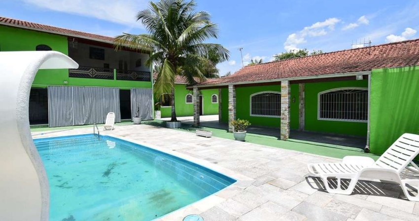 Casa com 3 dormitórios à venda, 200 m² por R$ 900.000,00 - Jardim Beira Mar - Peruíbe/SP