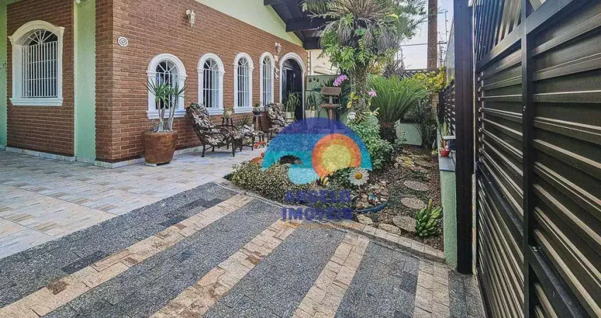 Casa com 3 quartos à venda, 160 m² por R$ 650.000 - Balneário Três Marias - Peruíbe/SP