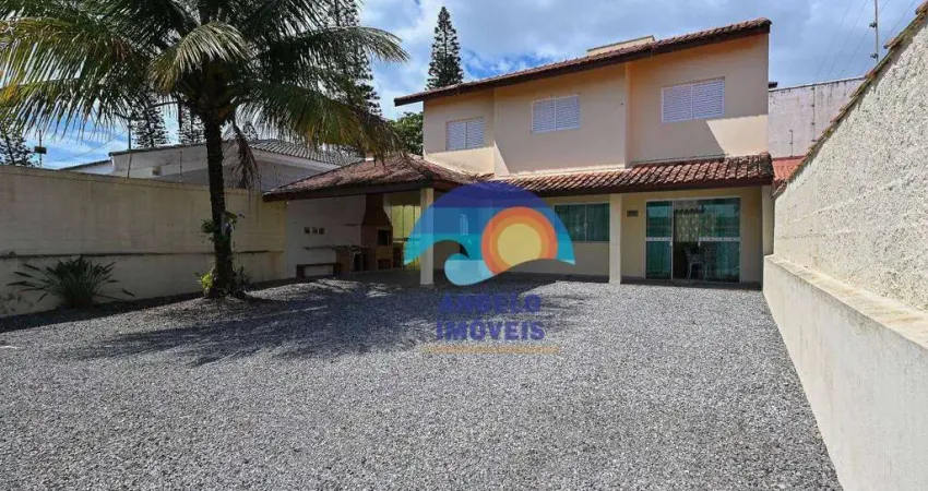 Sobrado com 3 dormitórios à venda, 188 m² por R$ 620.000,00 - Arpoador - Peruíbe/SP