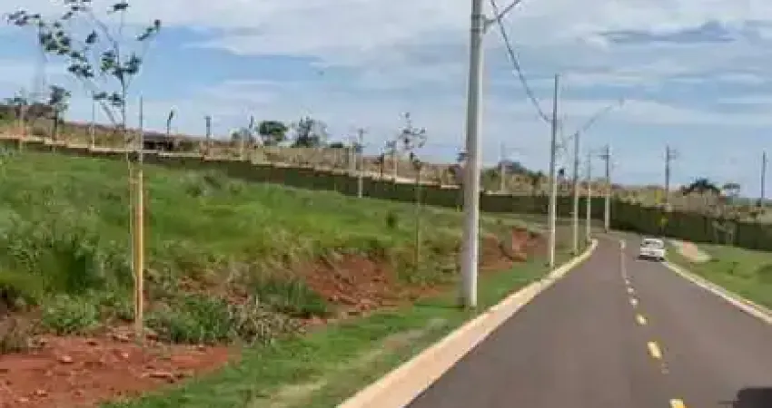 Terreno à venda na Avenida Floriano Peixoto, Granja Marileusa, Uberlândia