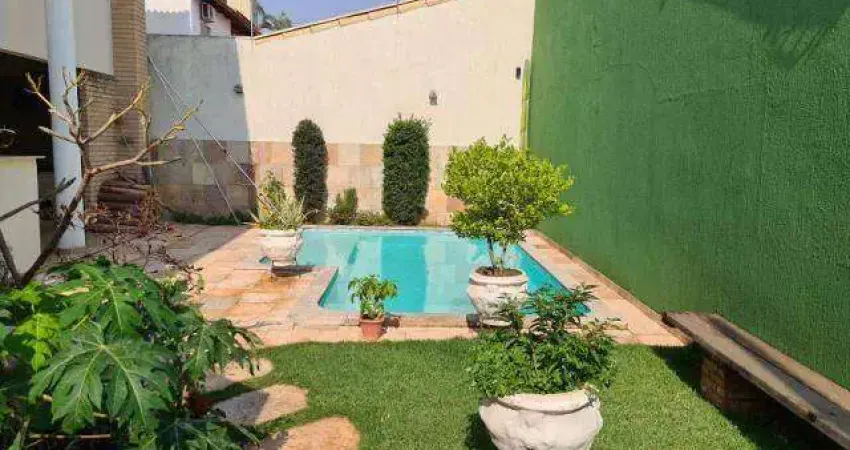Casa à venda, 3 quartos, 3 suítes, 4 vagas, MORADA DA COLINA - Uberlândia/MG